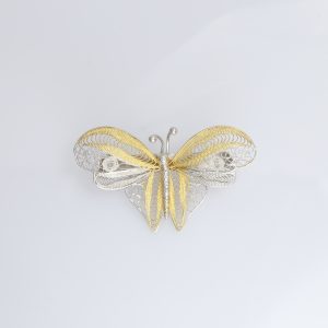 Σκουλαρίκια με κούμπωμα πεταλούδα