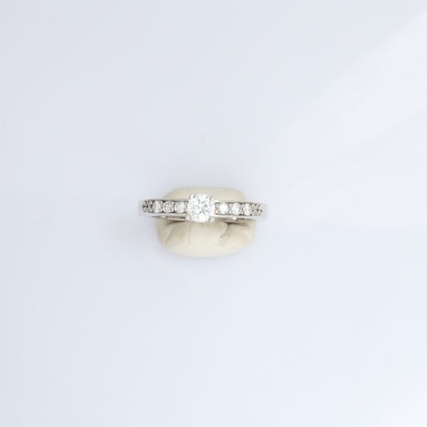 Δακτυλίδι γυναικείο ασημένιο 925 επιροδιομένο. Πέτρες ζιργκόν